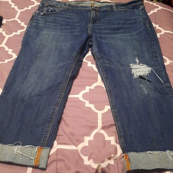 Old Navy Denim - Old Navy Euc!!! Boyfriend distressed jeans Size 16